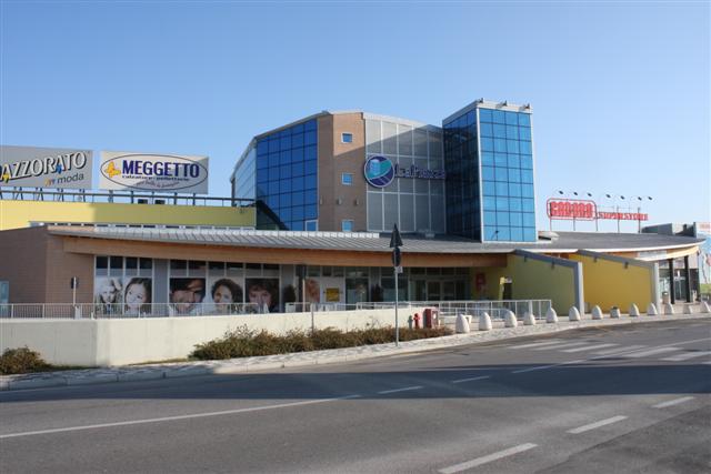 CENTRO COMMERCIALE - RESIDENZIALE - MOGLIANO VENETO - TREVISO